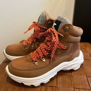 Brand new : Sorel boots!